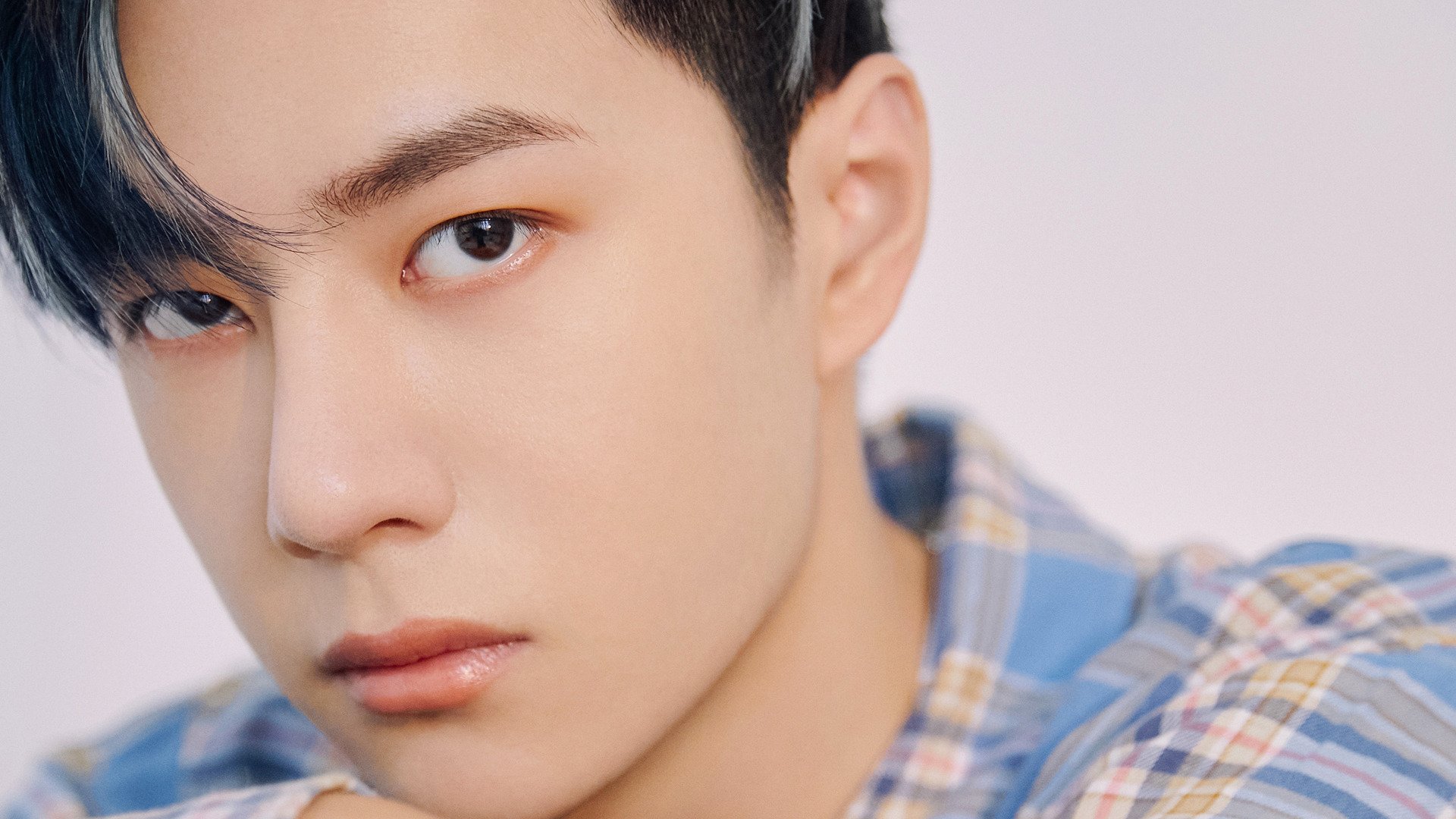 高校篮球赛现场气氛火爆展现青年篮球巨大潜力,大学校园篮球赛