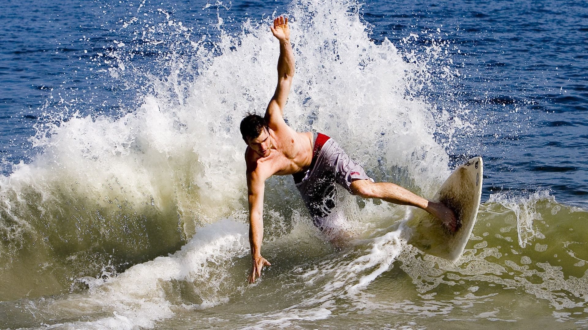 体育新闻中心发布体育创作者激励措施实施细则，体育运动员的新闻素材